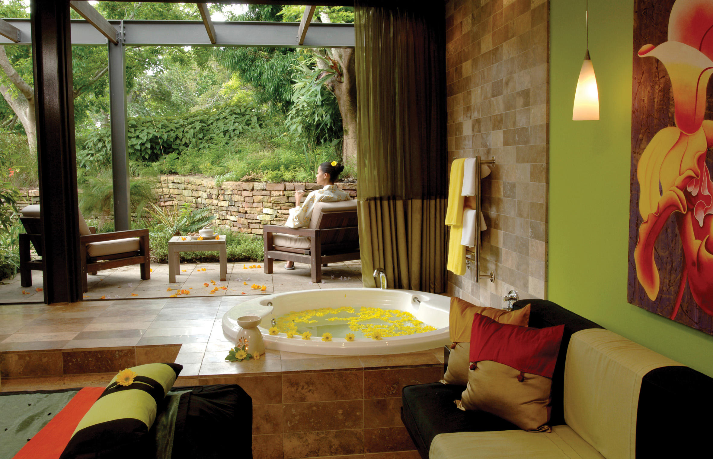 The Vineyard Hotel thumbnail 4